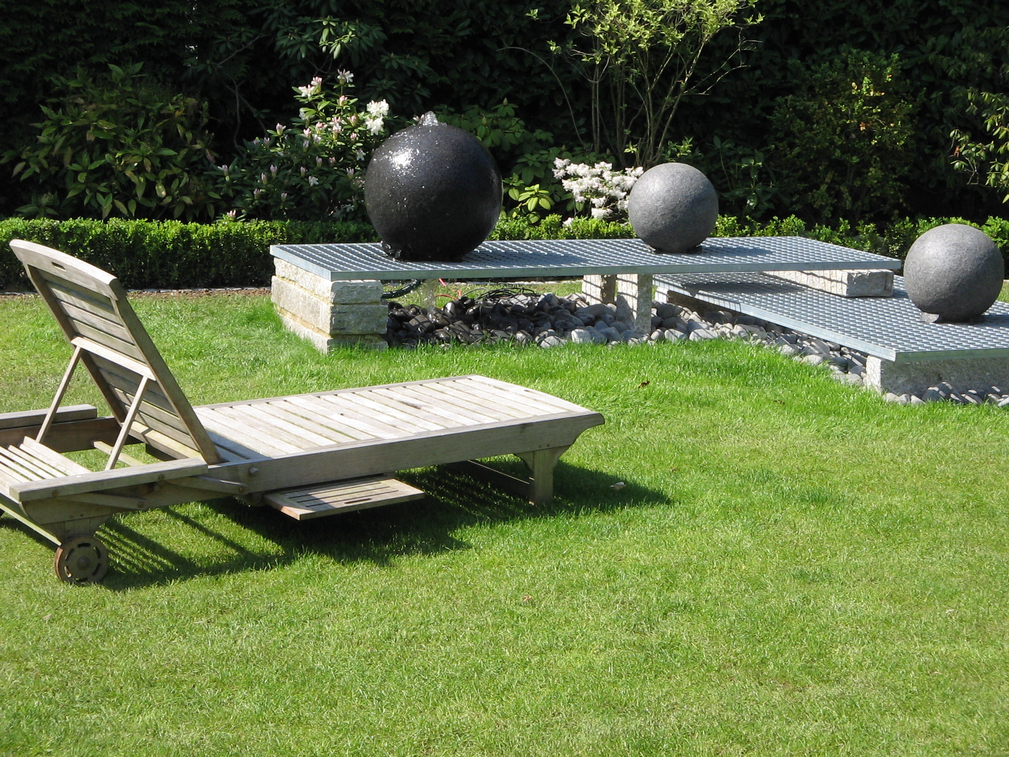 Kugeltisch als Wasserspiel (1)