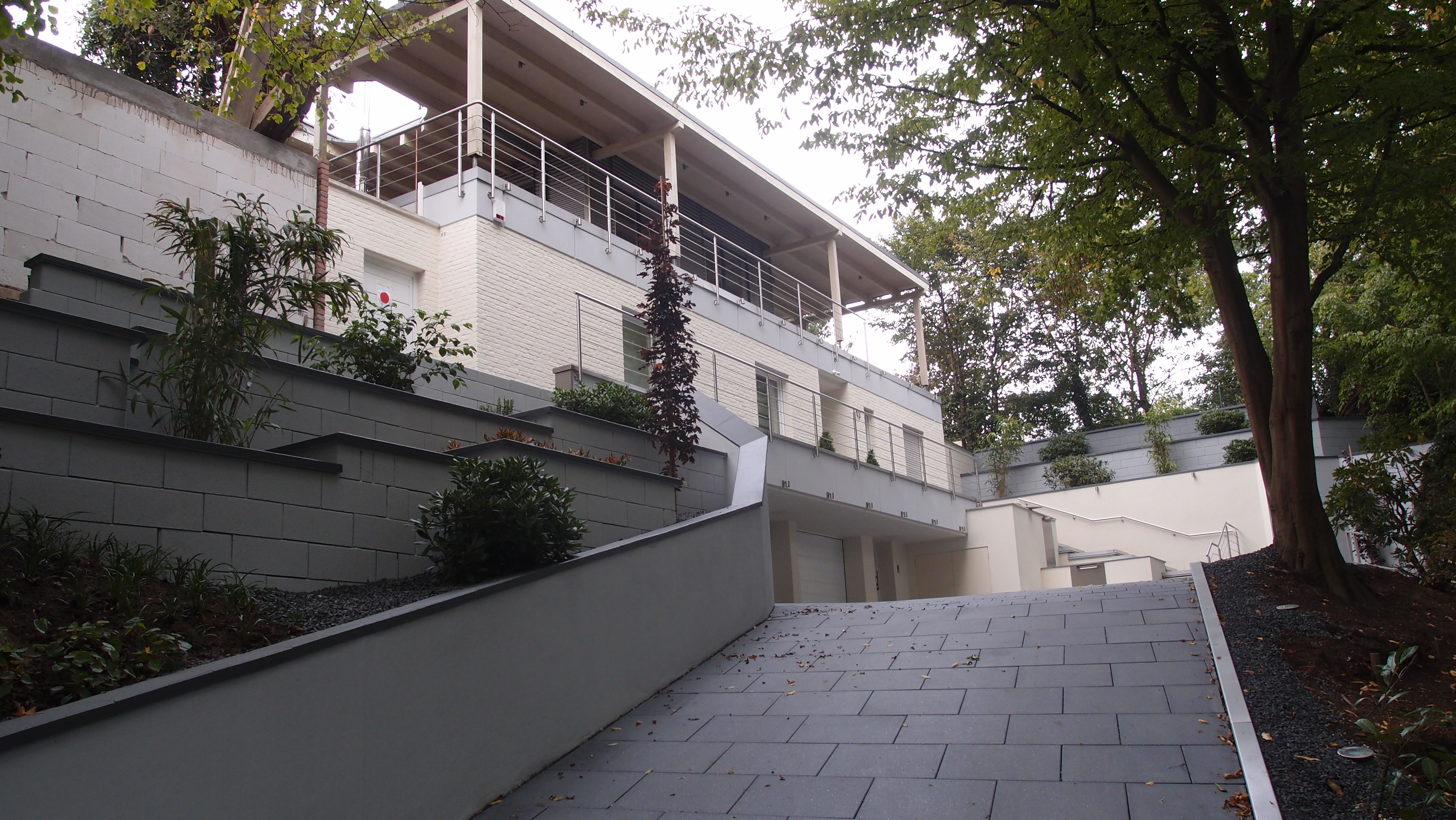 aufwändige Terrassierung